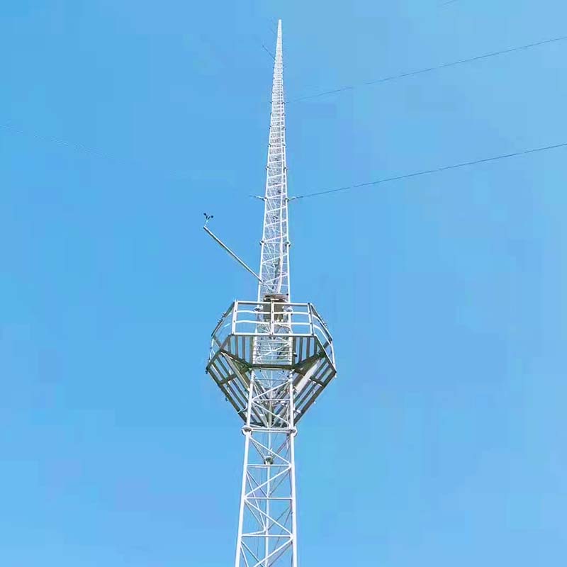 35 メートル角鋼製避雷塔