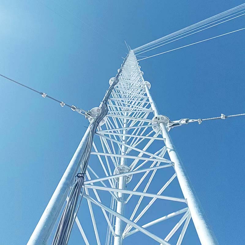 70メートル三角屋根避雷塔